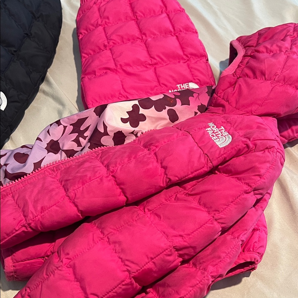 The North Face reversible puffer set